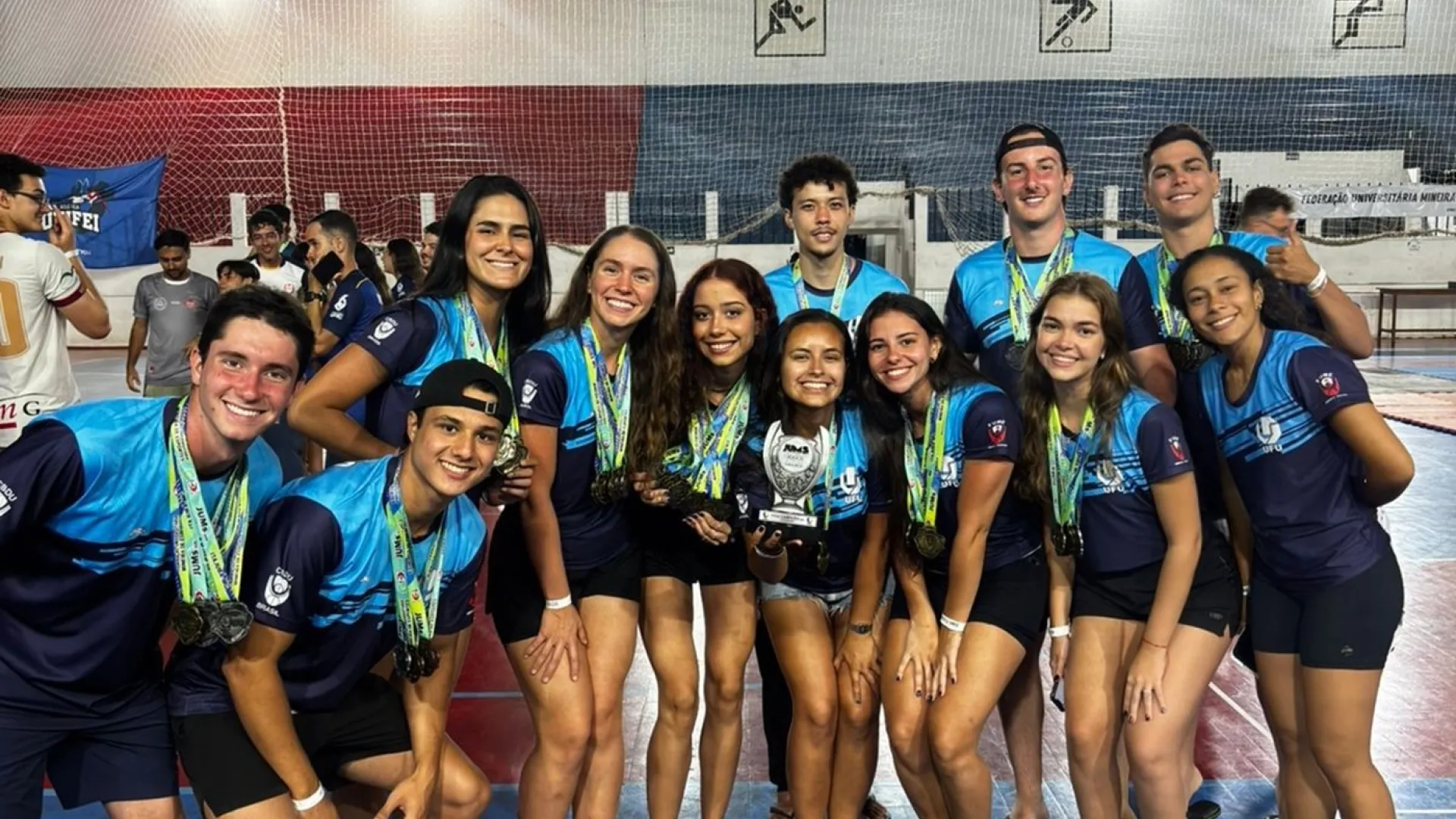 Equipe de natação da UFU no JUMs 2026