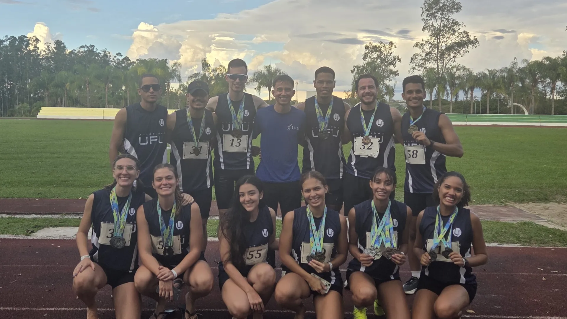 Equipe de atletismo da UFU no JUMs 2026