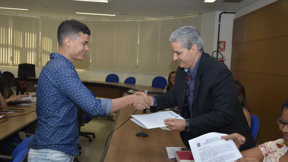 Posse dos novos servidores  Foto: Milton Santos