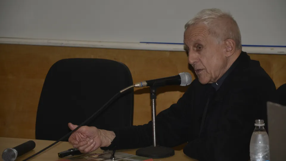 Conferência de Abertura com o professor Kenneth Frampton (Foto: Milton Santos)