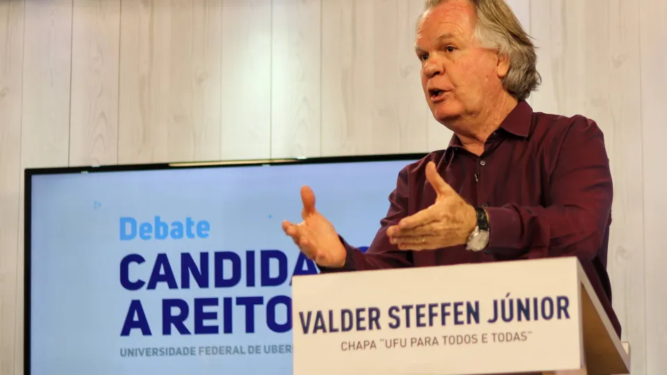 Candidato Valder Steffen Júnior, da Faculdade de Engenharia Mecânica (foto: Marco Cavalcanti)