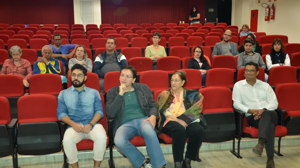 A programação ocorreu no Auditório do Bloco 5S do Campus Santa Mônica (Foto: Milton Santos)