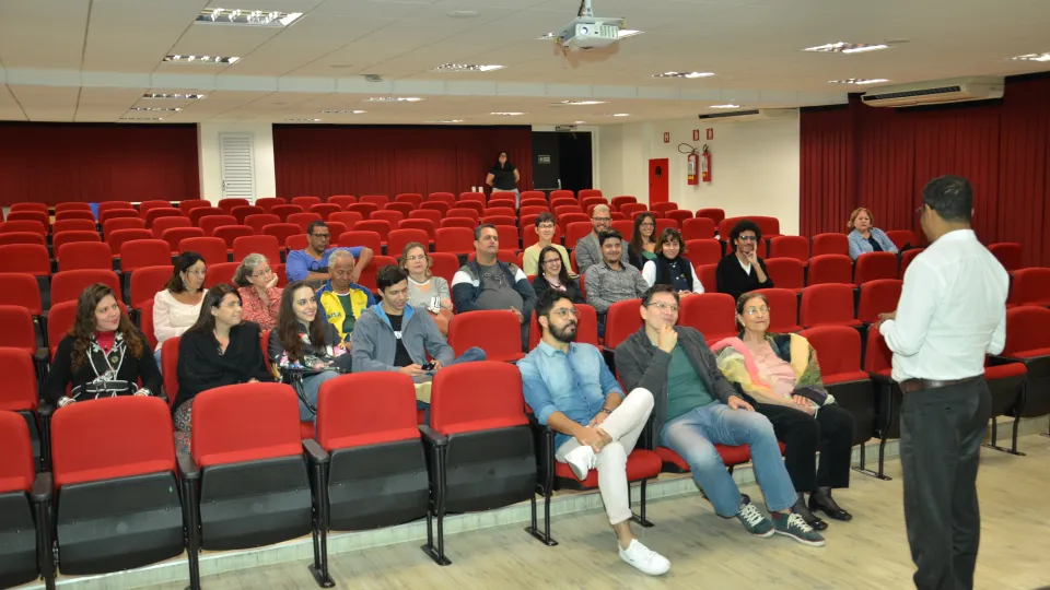 A programação ocorreu no Auditório do Bloco 5S do Campus Santa Mônica (Foto: Milton Santos)