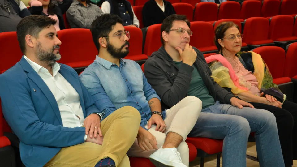 A programação ocorreu no Auditório do Bloco 5S do Campus Santa Mônica (Foto: Milton Santos)