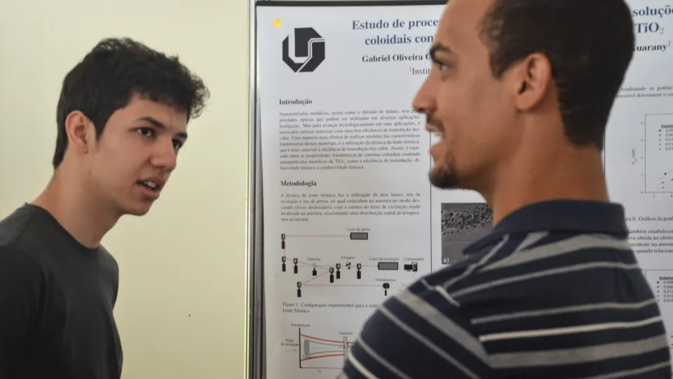 Exposição dos trabalhos ocorreu no Centro Esportivo Universitário da UFU (Foto: Marco Cavalcanti)