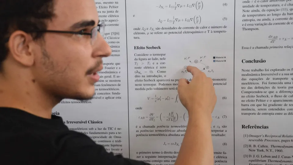 Exposição dos trabalhos ocorreu no Centro Esportivo Universitário da UFU (Foto: Marco Cavalcanti)