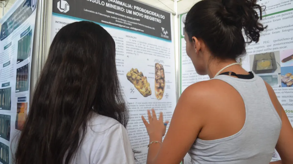 Exposição dos trabalhos ocorreu no Centro Esportivo Universitário da UFU (Foto: Marco Cavalcanti)
