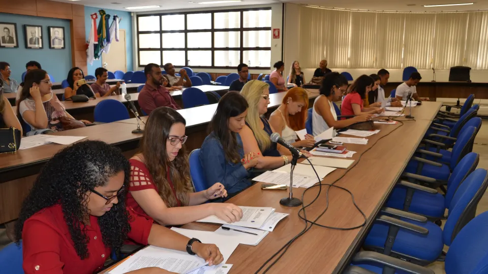 Posse dos novos servidores (Foto: Milton Santos)