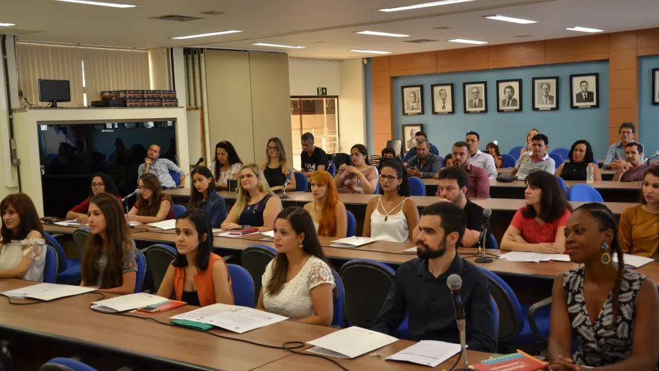 Posse dos novos servidores (Foto: Milton Santos)