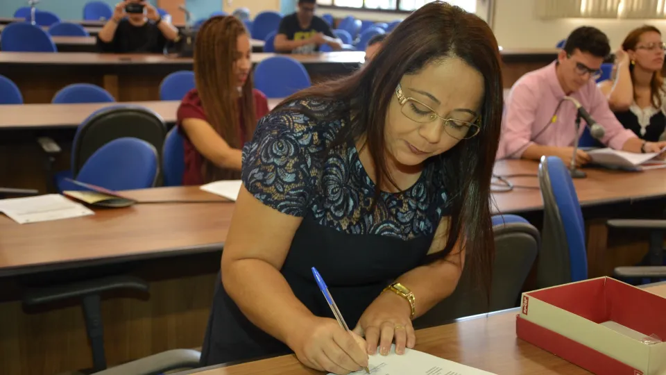 Cerimônia aconteceu na sala dos conselhos (Fotos: Milton Santos)