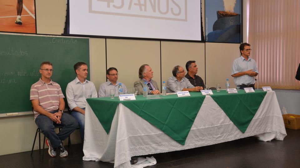 Recepção dos ingressantes do semestre letivo 2018-1 teve a participação do reitor da UFU e de representantes das pró-reitorias (foto: Milton Santos)