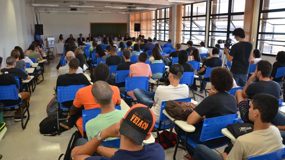 Recepção no Campus Monte Carmelo foi realizada no bloco 1BMC, na Unidade Araras  (foto: Milton Santos)