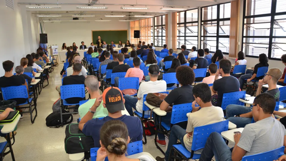 Recepção no Campus Monte Carmelo foi realizada no bloco 1BMC, na Unidade Araras  (foto: Milton Santos)