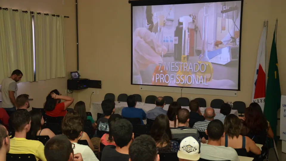 Cerimônia ocorreu no Auditório do Prédio dos Pavonianos (Foto: Milton Santos)