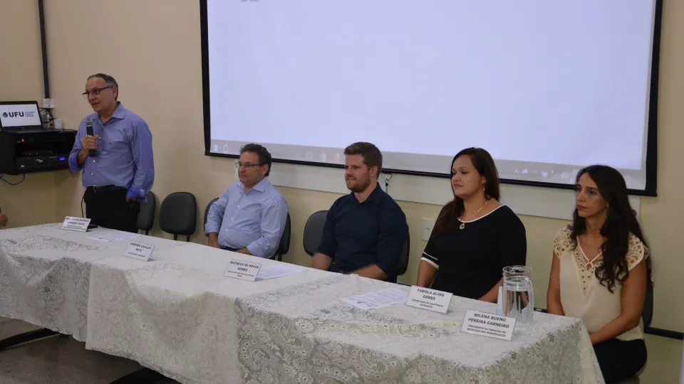 Cerimônia ocorreu no Auditório do Prédio dos Pavonianos (Foto: Milton Santos)