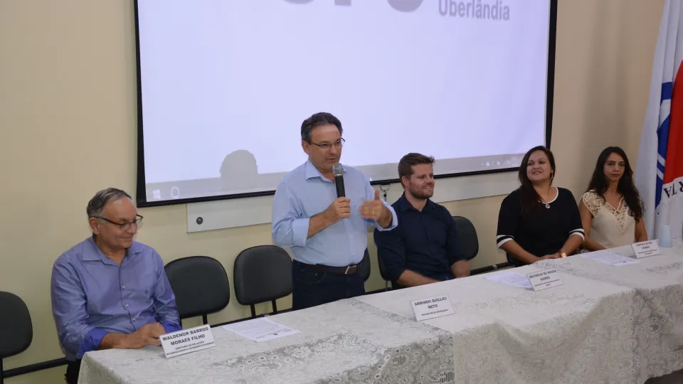 Cerimônia ocorreu no Auditório do Prédio dos Pavonianos (Foto: Milton Santos)