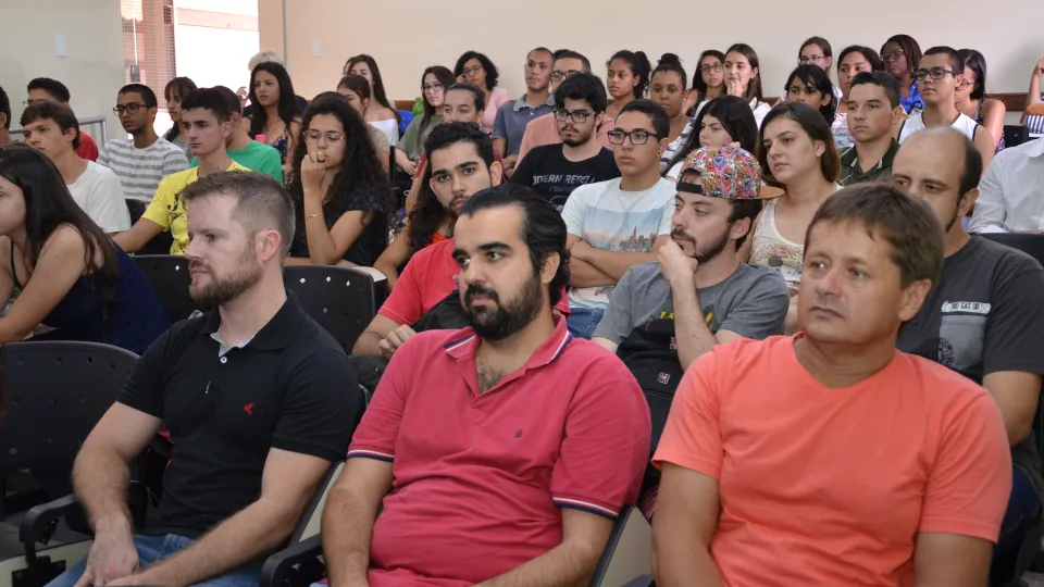 Cerimônia ocorreu no Auditório do Prédio dos Pavonianos (Foto: Milton Santos)