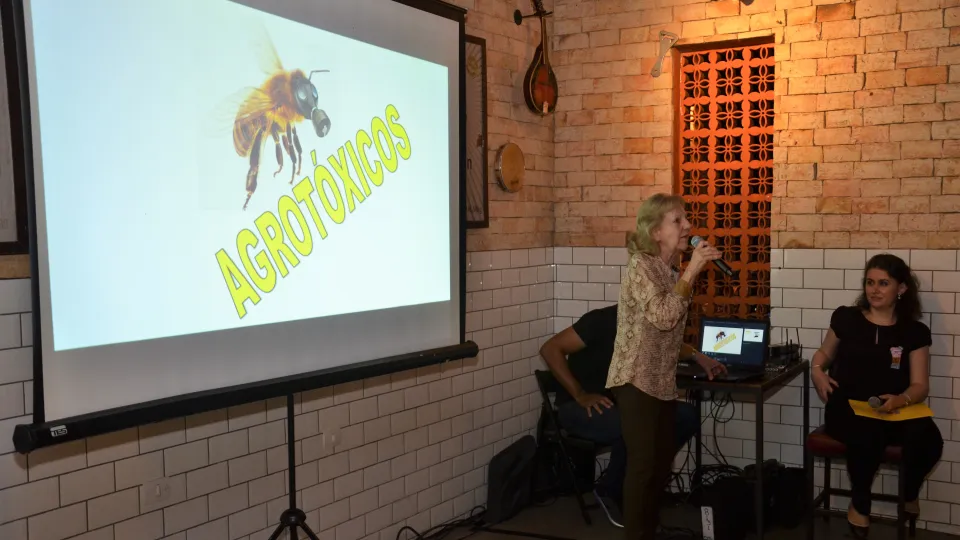 Pint of Science realizado na terça-feira, 8/11, no bar Libertas (fotos: Milton Santos)