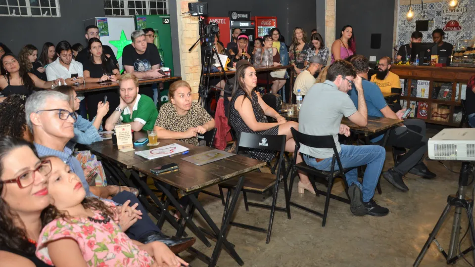 Pint of Science realizado na terça-feira, 8/11, no bar Libertas (fotos: Milton Santos)