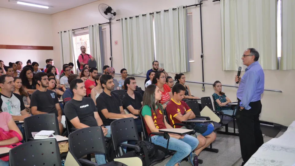 Cerimônia ocorreu no Auditório do Prédio dos Pavonianos (Foto: Milton Santos)