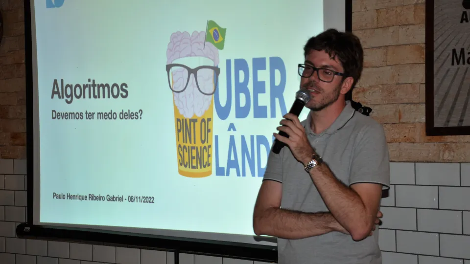 Pint of Science realizado na terça-feira, 8/11, no bar Libertas (fotos: Milton Santos)