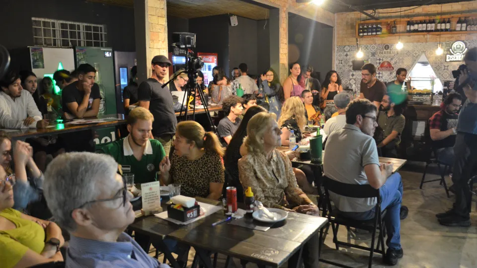 Pint of Science realizado na terça-feira, 8/11, no bar Libertas (fotos: Milton Santos)