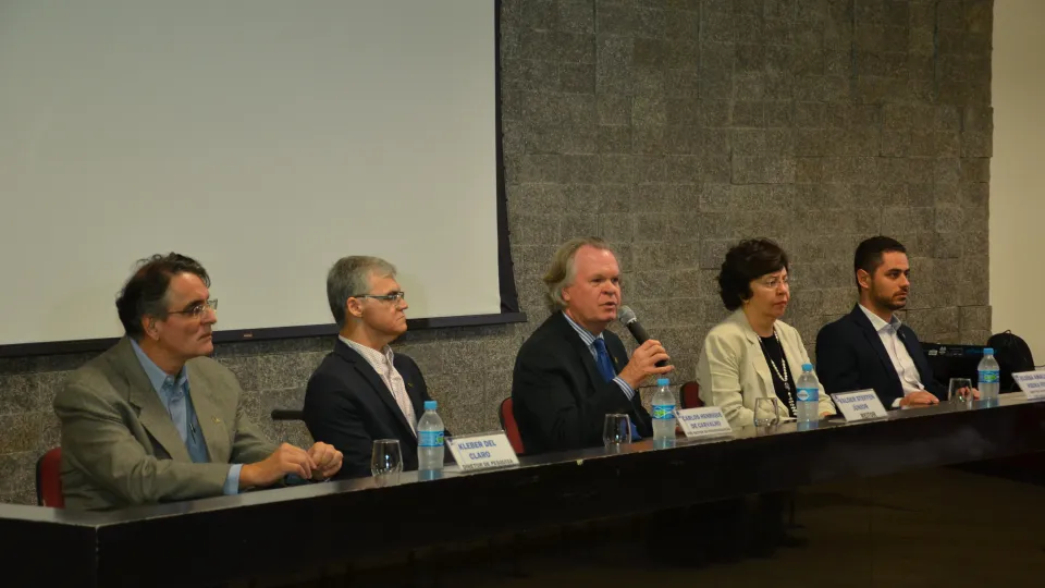 Aula aconteceu no auditório do Bloco 5S do Campus Santa Mônica (Foto: Milton Santos)
