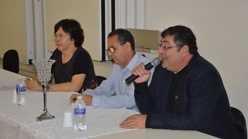 Evento acontece no Bloco 5R, do Campus Santa Mônica da UFU (Foto: Milton Santos)