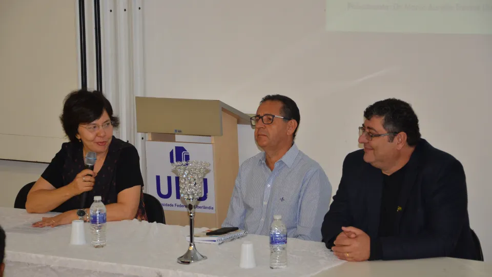 Evento acontece no Bloco 5R, do Campus Santa Mônica da UFU (Foto: Milton Santos)