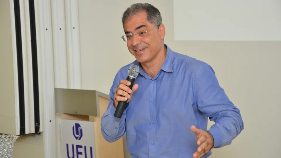 Evento acontece no Bloco 5R, do Campus Santa Mônica da UFU (Foto: Milton Santos)