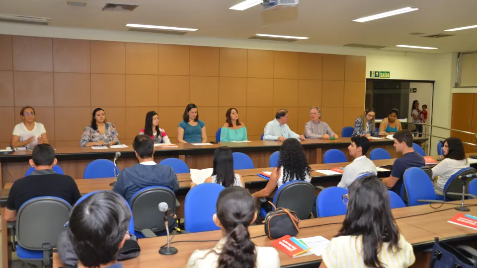 Posse dos novos servidores  (Foto: Milton Santos)
