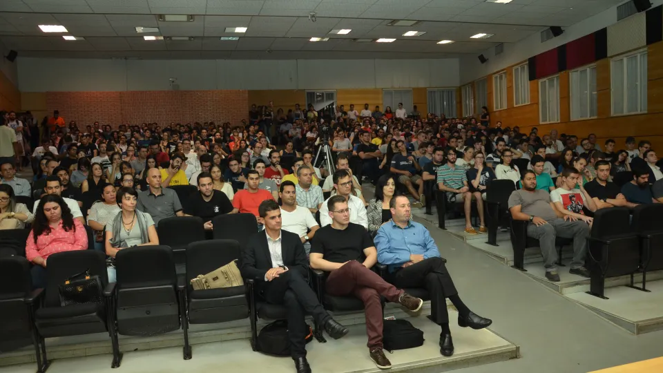 Evento aconteceu no Anfiteatro do Bloco 3Q (Foto: Milton Santos)