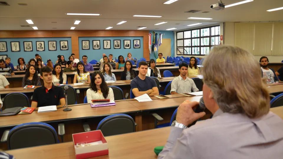 Posse dos novos servidores  (Foto: Milton Santos)