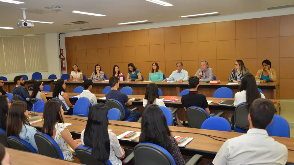 Posse dos novos servidores  (Foto: Milton Santos)
