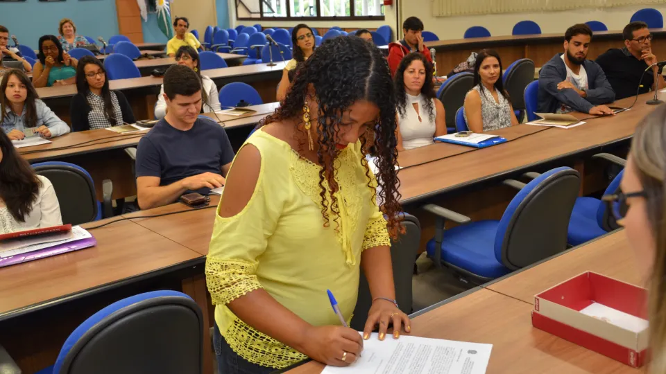 Posse dos novos servidores  (Foto: Milton Santos)