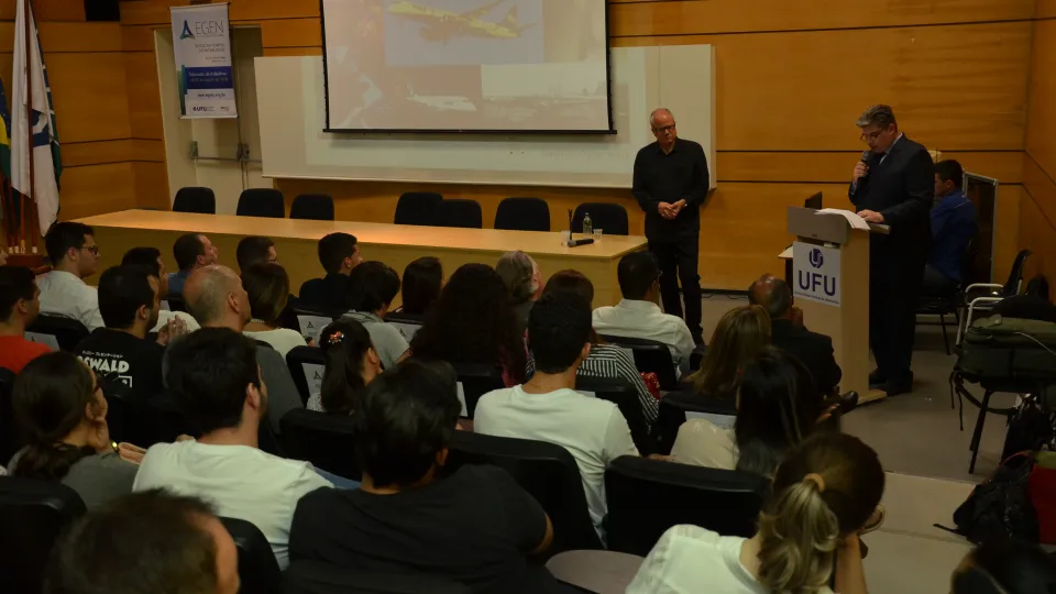 Evento aconteceu no Anfiteatro do Bloco 3Q (Foto: Milton Santos)