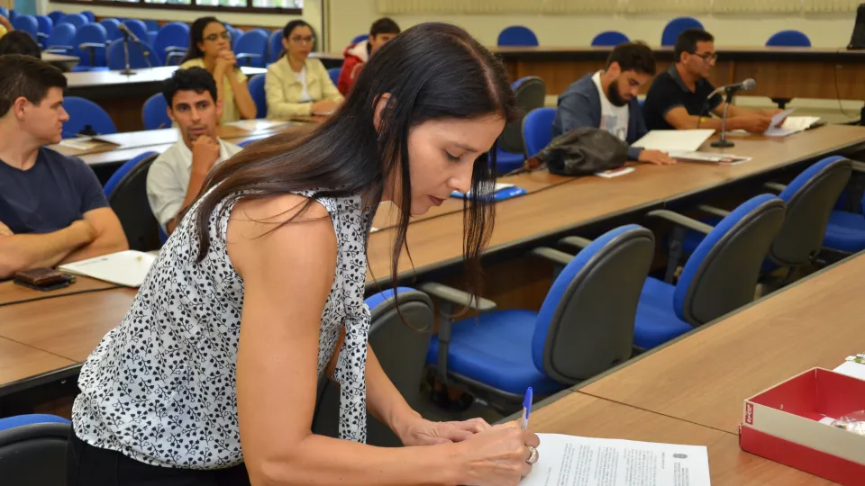 Posse dos novos servidores  (Foto: Milton Santos)