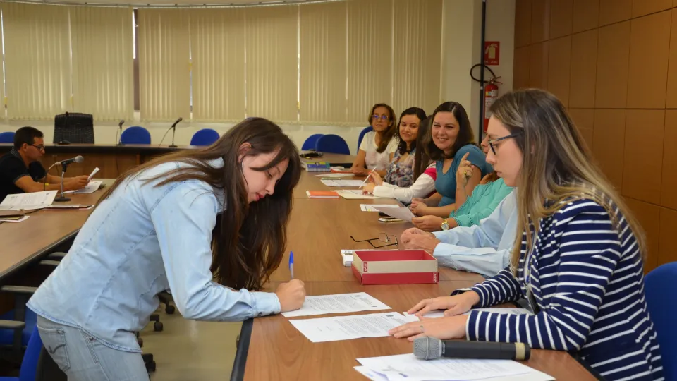 Posse dos novos servidores  (Foto: Milton Santos)