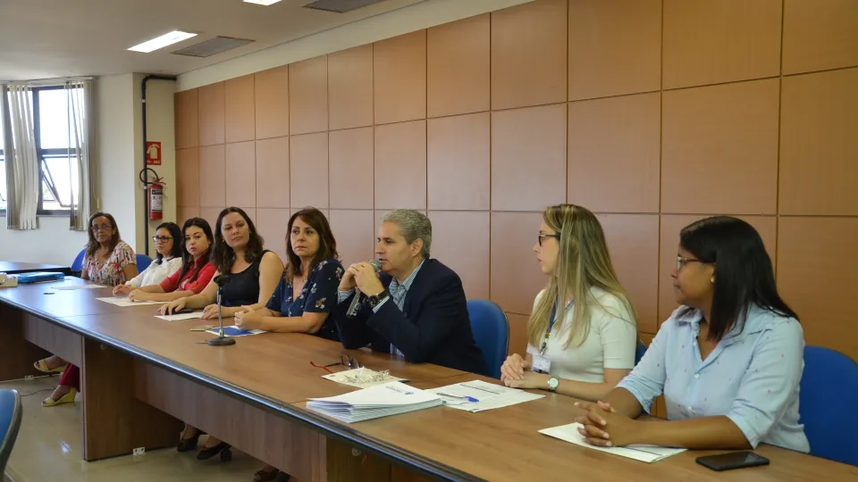 Cerimonia aconteceu na sala dos conselhos (Foto: Milton Santos)
