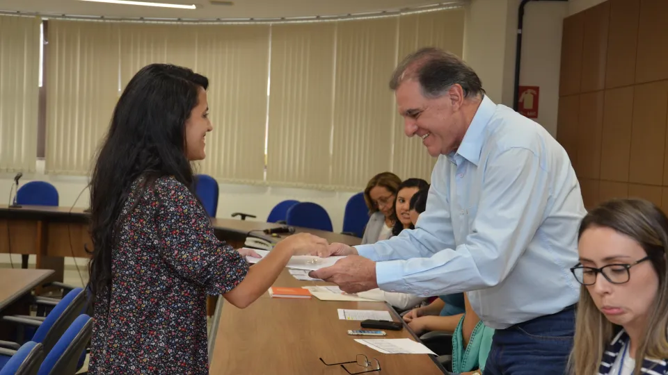 Posse dos novos servidores  (Foto: Milton Santos)