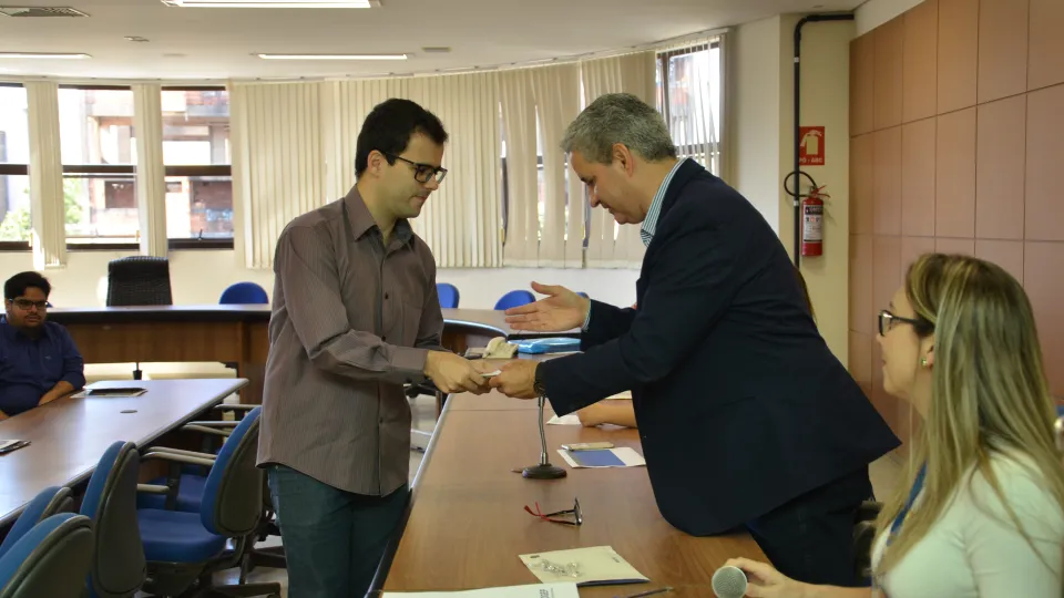 Cerimonia aconteceu na sala dos conselhos (Foto: Milton Santos)