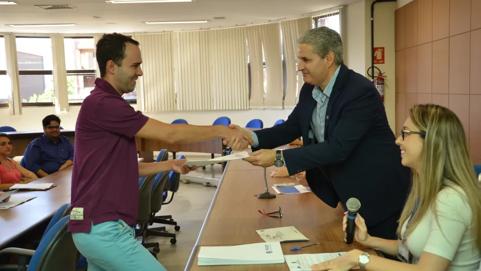 Cerimonia aconteceu na sala dos conselhos (Foto: Milton Santos)