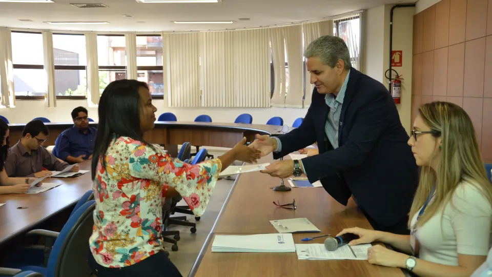 Cerimonia aconteceu na sala dos conselhos (Foto: Milton Santos)