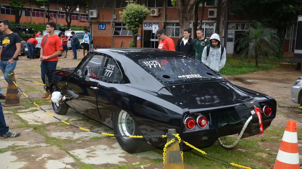A programação ocorre na praça em frente aos Blocos 1J e 3Q (Foto: Milton Santos)