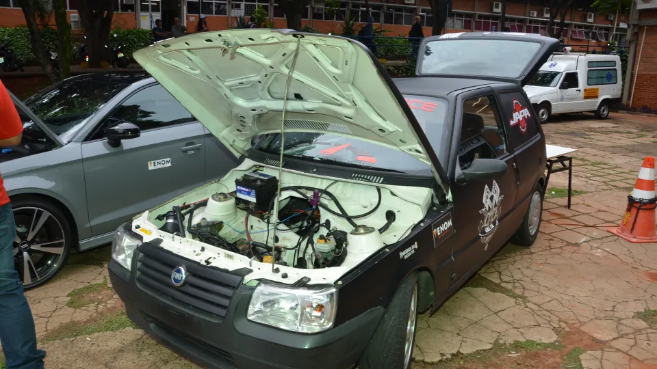 A programação ocorre na praça em frente aos Blocos 1J e 3Q (Foto: Milton Santos)