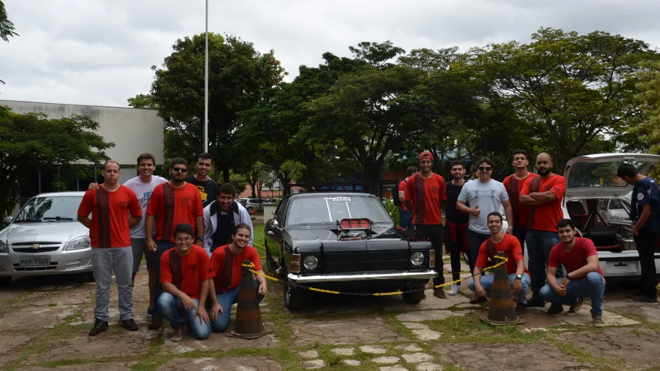 A programação ocorre na praça em frente aos Blocos 1J e 3Q (Foto: Milton Santos)