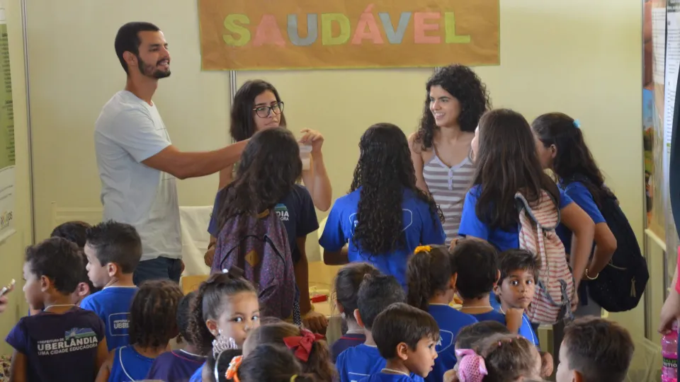 O Público principal são os estudantes de ensino fundamental e médio, mas o evento é aberto (foto: Marco Cavalcanti)