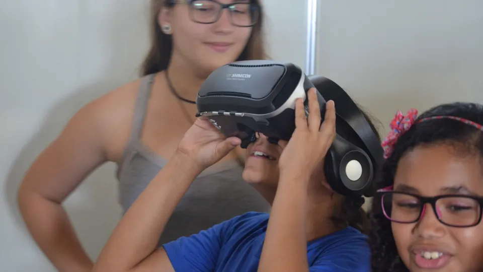 O Público principal são os estudantes de ensino fundamental e médio, mas o evento é aberto (foto: Marco Cavalcanti)