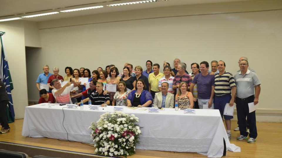 Evento reuniu ex-alunos que concluíram a graduação em 1979 - Foto: Milton Santos