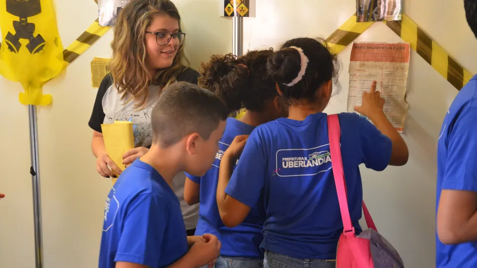 O Público principal são os estudantes de ensino fundamental e médio, mas o evento é aberto (foto: Marco Cavalcanti)